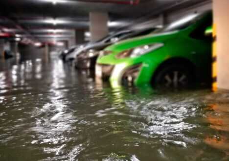 inundación en garaje comunitario