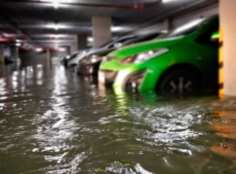 Qué hacer ante una inundación en garaje comunitario