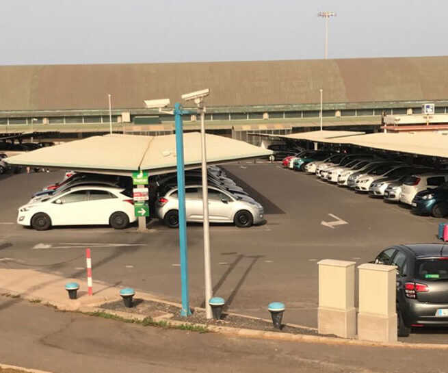 parking aena fuerteventura - Marquesinas metálicas