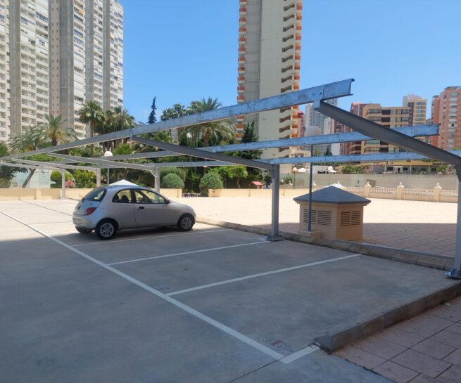 Marquesinas metálicas parking de 11 coches