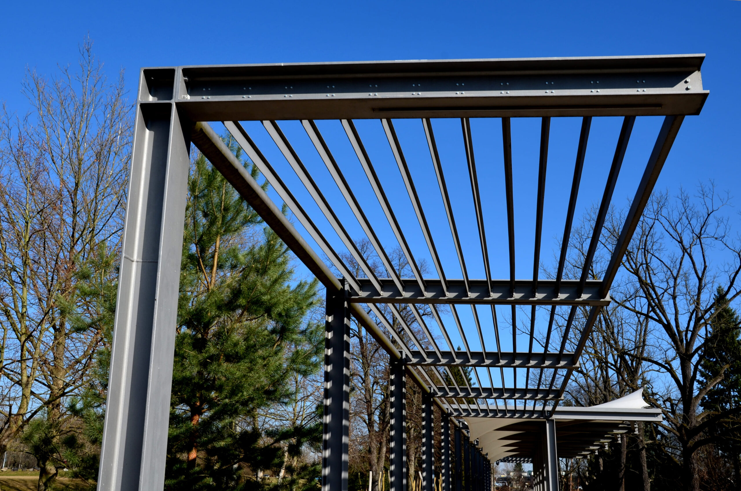 como-decorar-una-pergola-de-jardin