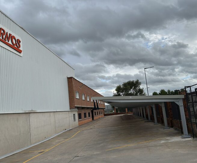 Marquesinas metálicas parking de 30 coches para empresa