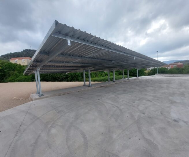 Parking solar para 14 coches